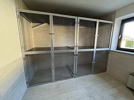Die fertigen Quarantäne-Boxen für Katzen.