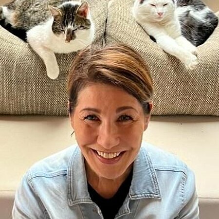 Helga Scheuk, Katzenbetreuung